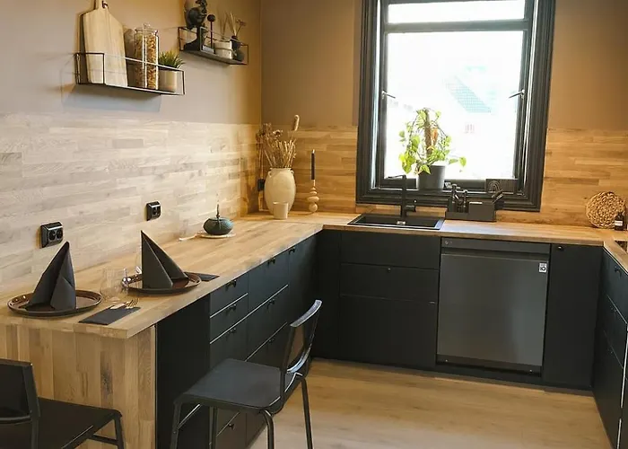 A Place To Stavanger, 7 * Stavanger