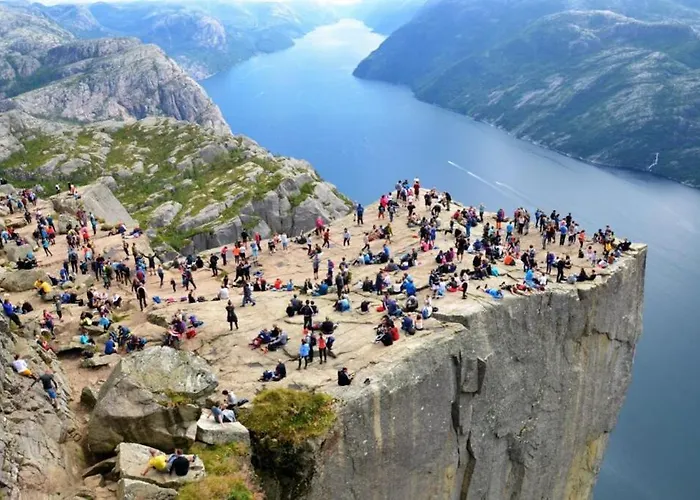 A Place To Stavanger, 7 *